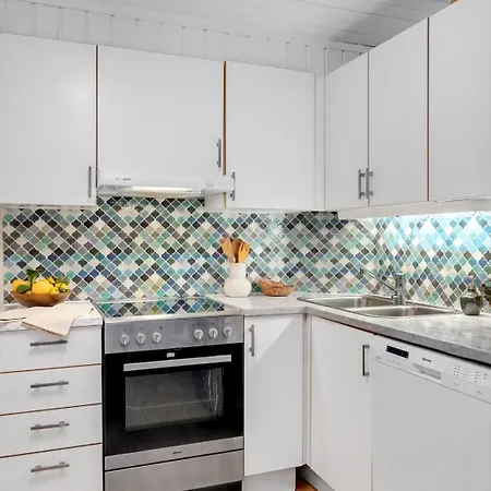 Charming 2-bed In Downtown Lejlighed *