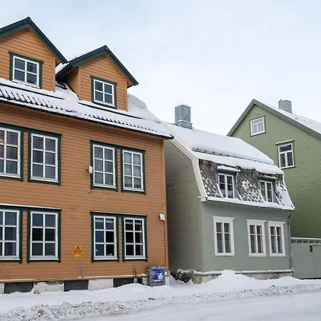 Charming 2-bed In Downtown Lejlighed